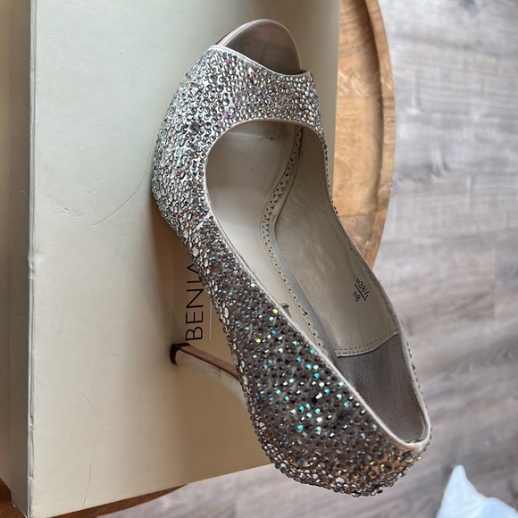 Benjamin Adams Charlize Peep Toe Iridescent Swarovski Heels Pumps Sz 8 - Picture 5 of 6